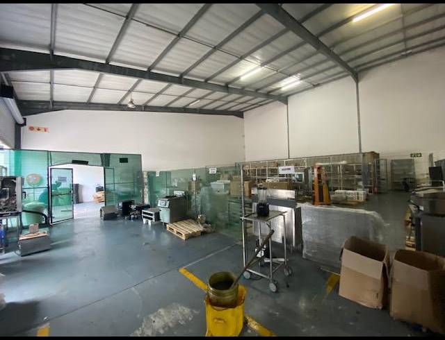 726M² WAREHOUSE TO LET IN RIVERHORSE VALLEY
